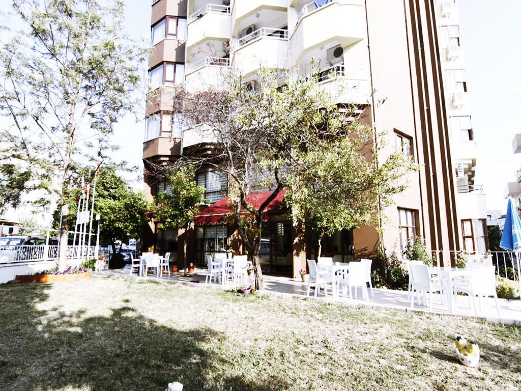 Grand Hotel Kurdoglu Kuşadası Buitenkant foto