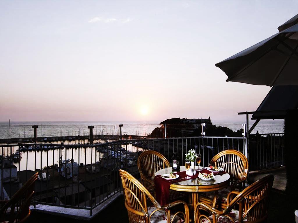 Grand Hotel Kurdoglu Kuşadası Buitenkant foto