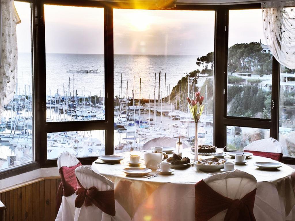 Grand Hotel Kurdoglu Kuşadası Buitenkant foto
