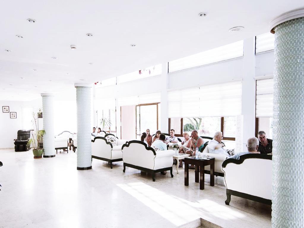 Grand Hotel Kurdoglu Kuşadası Buitenkant foto