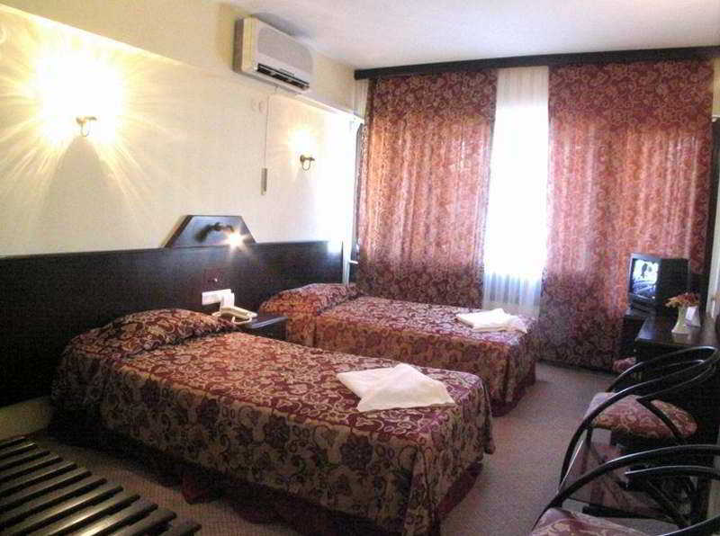 Grand Hotel Kurdoglu Kuşadası Buitenkant foto