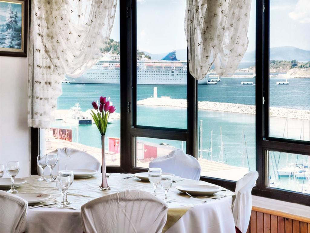Grand Hotel Kurdoglu Kuşadası Buitenkant foto