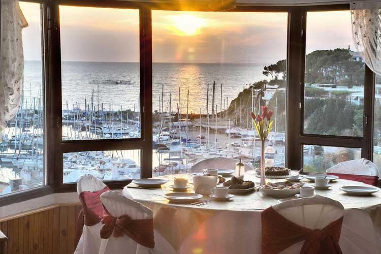 Grand Hotel Kurdoglu Kuşadası Buitenkant foto