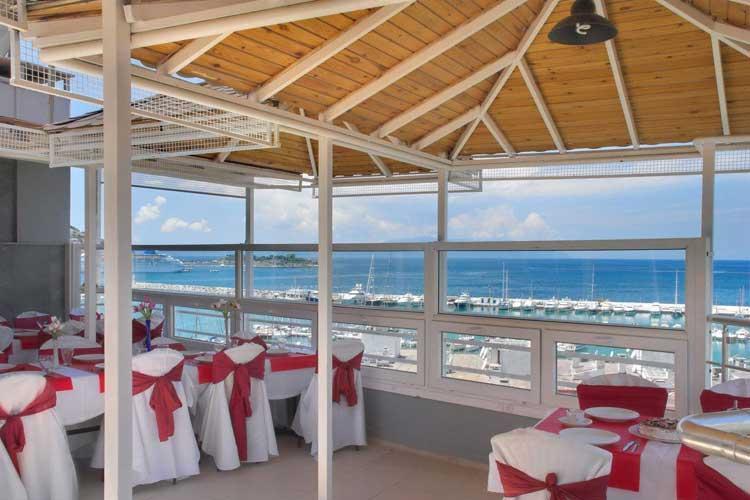 Grand Hotel Kurdoglu Kuşadası Buitenkant foto