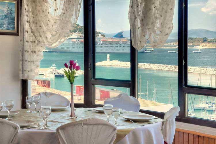 Grand Hotel Kurdoglu Kuşadası Buitenkant foto