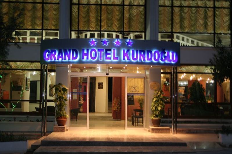 Grand Hotel Kurdoglu Kuşadası Buitenkant foto